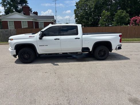 Used 2022 Chevrolet Silverado 2500 LTZ w/ LTZ Plus Package AWD/4WD image 2