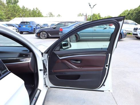 Used 2015 BMW 550i Sedan RWD image 32
