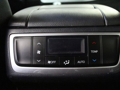 Used 2019 Toyota Highlander Plus image 20