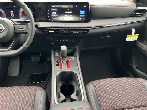 New 2025 Nissan Kicks SR image 15