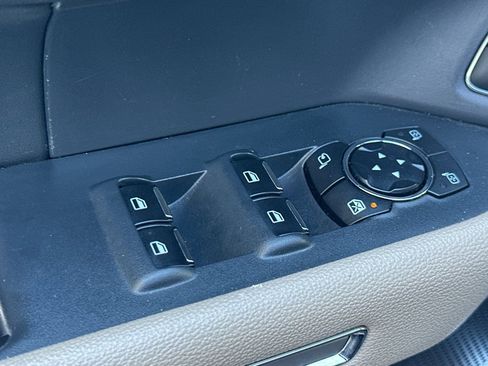 Used 2024 Ford Expedition Limited image 12