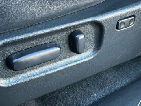 Used 2020 Toyota Tacoma TRD Sport image 28