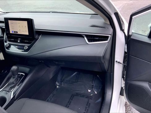 Used 2024 Toyota Corolla LE image 17