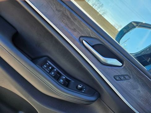 Used 2024 Jeep Grand Cherokee Limited image 11