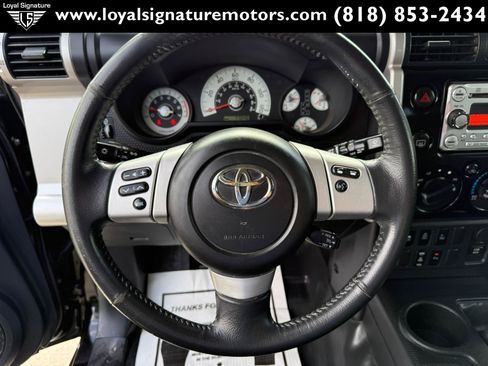 Used 2014 Toyota FJ Cruiser 4WD w/ Upgrade Package image 20