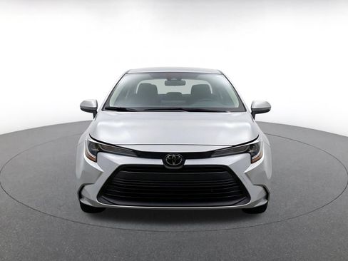 Used 2025 Toyota Corolla LE FWD image 2