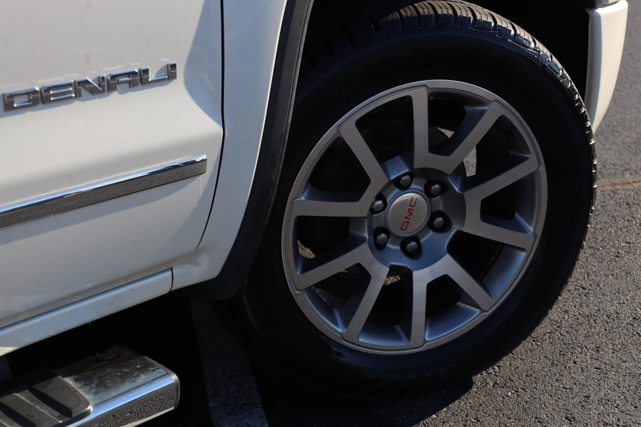 Used 2015 GMC Sierra 1500 Denali w/ Driver Alert Package AWD/4WD image 34
