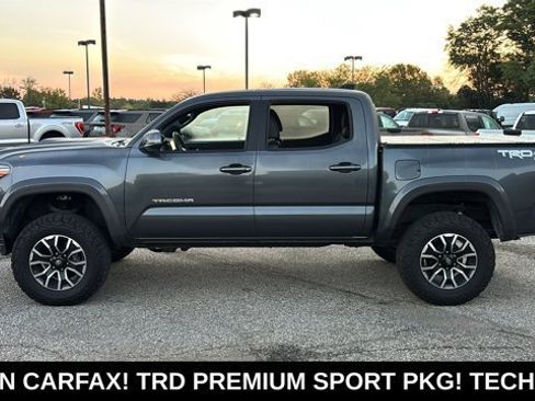 Used 2021 Toyota Tacoma TRD Sport w/ TRD Premium Sport Package AWD/4WD image 4