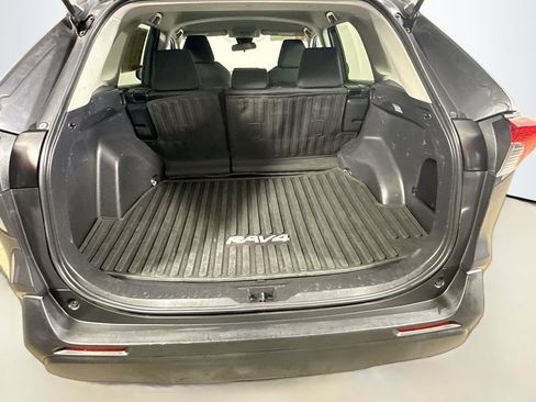 Certified 2021 Toyota RAV4 LE FWD image 25