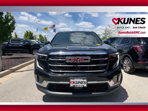 Used 2024 GMC Acadia Elevation AWD/4WD image 3