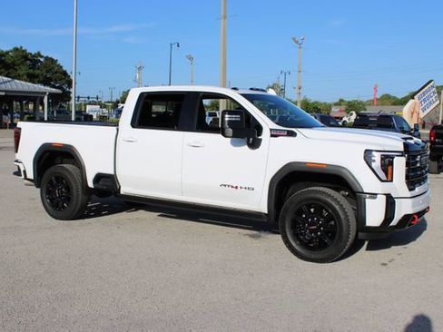 Used 2024 GMC Sierra 2500 AT4 w/ AT4 Premium Plus Package AWD/4WD image 14