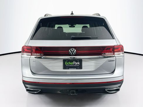 Used 2025 Volkswagen Atlas SE AWD/4WD image 7