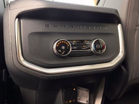 New 2025 Ford Expedition Active RWD image 30