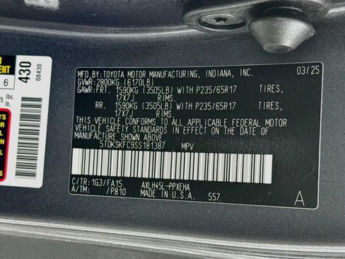 Used 2025 Toyota Sienna LE AWD/4WD image 29