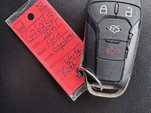 Used 2021 Ford Explorer Base image 41