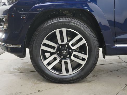 Used 2022 Toyota 4Runner Limited AWD/4WD image 29