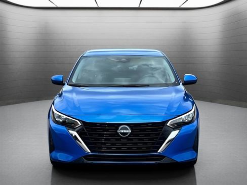 Used 2025 Nissan Sentra SV FWD image 2