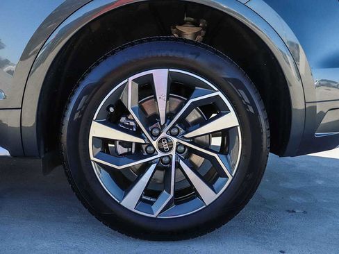 Used 2023 Audi Q5 2.0T Premium w/ Convenience Package image 13