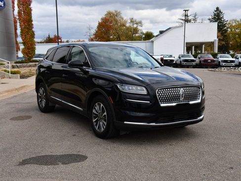 Used 2022 Lincoln Nautilus AWD w/ Premium Package image 9