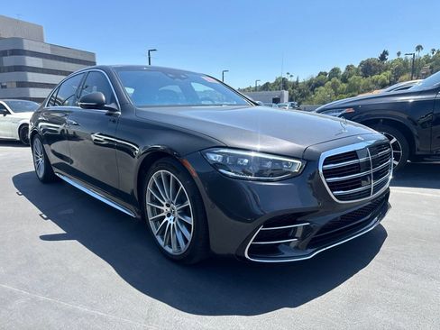 Used 2023 Mercedes-Benz S 500 4MATIC image 3