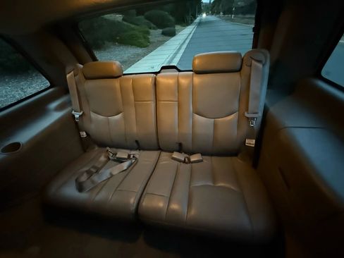 Used 2003 GMC Yukon SLT w/ 1SD Preferred Equipment Group RWD image 16