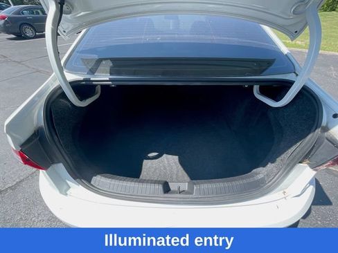 Used 2021 Volkswagen Jetta SE FWD image 17