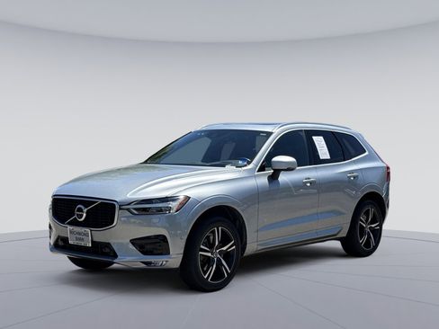 Used 2018 Volvo XC60 T6 R-Design w/ Convenience Package AWD/4WD image 4