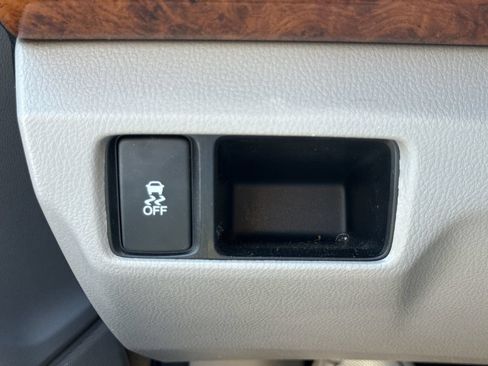 Used 2011 Honda Accord EX image 29