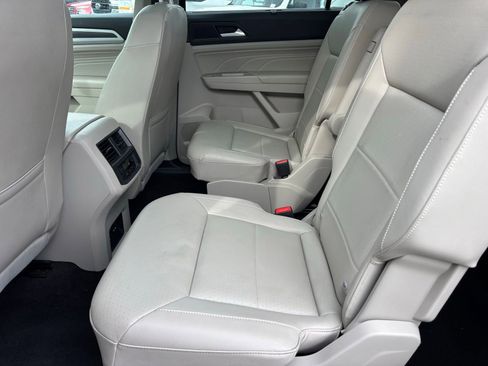 Used 2022 Volkswagen Atlas SEL R-Line AWD/4WD image 12