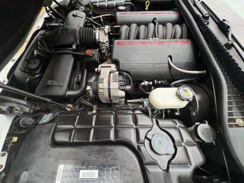 Used 1999 Chevrolet Corvette Convertible w/ Performance Handling Pkg RWD image 24