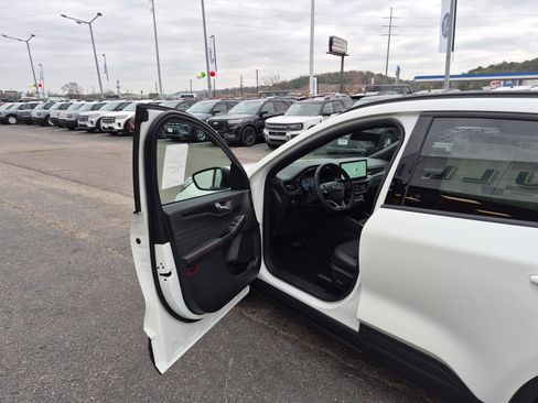 New 2026 Ford Escape ST-Line w/ Tech Pack #1 image 9