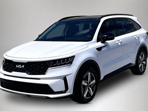 Used 2023 Kia Sorento S w/ Panoramic Sunroof Package FWD image 2