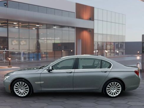 Used 2013 BMW 750Li RWD image 4