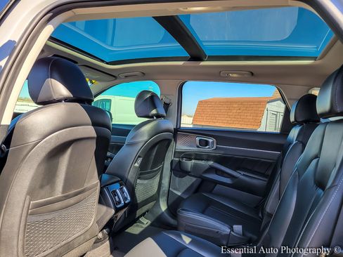 Used 2022 Kia Sorento SX image 12