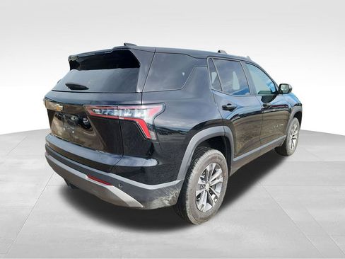 Used 2026 Chevrolet Equinox LT FWD image 9