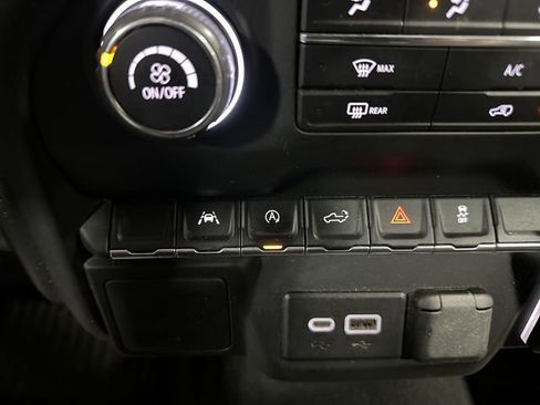 Used 2022 Chevrolet Silverado 1500 Custom image 30