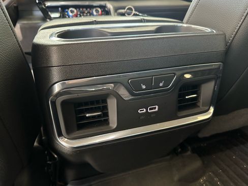 Used 2024 GMC Sierra 2500 Denali w/ Denali Reserve Package AWD/4WD image 28