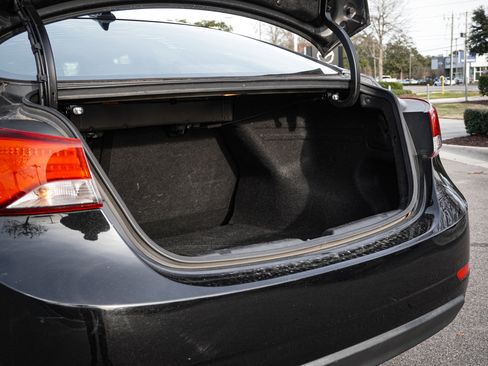 Used 2015 Hyundai Elantra SE w/ Option Group 03 image 30