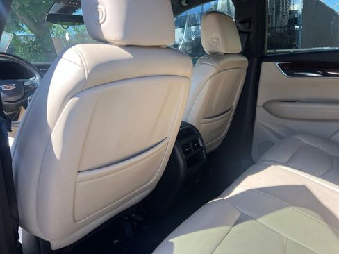 Used 2018 Cadillac XT5 Luxury w/ Driver Awareness Package FWD image 13