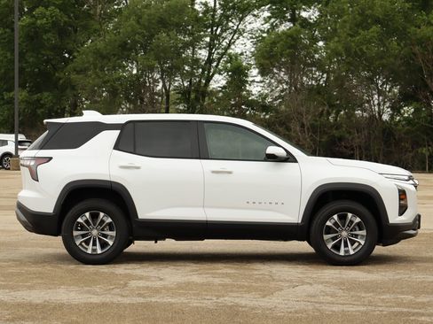 New 2026 Chevrolet Equinox LT image 8