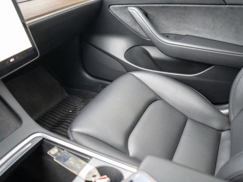 Used 2023 Tesla Model 3 Standard Range image 25