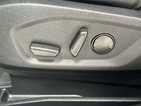 Used 2024 Ford Edge SEL image 13