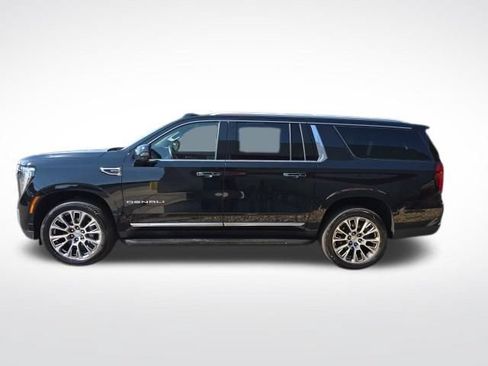 Used 2025 GMC Yukon XL Denali AWD/4WD image 2