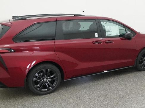 New 2026 Toyota Sienna XSE FWD image 21