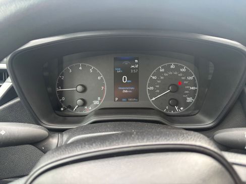 Used 2025 Toyota Corolla LE image 38