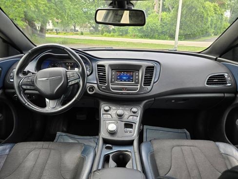 Used 2015 Chrysler 200 S FWD image 14