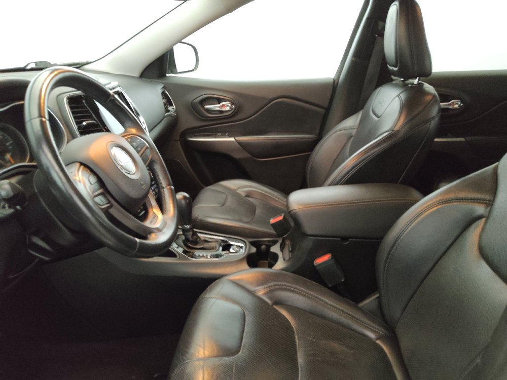 Used 2019 Jeep Cherokee Limited FWD image 17