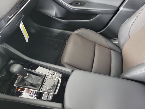 New 2026 MAZDA MAZDA3 Hatchback w/Premium Plus Pkg image 25