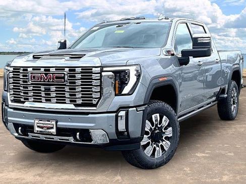 New 2026 GMC Sierra 2500 Denali w/ Denali Reserve Package image 2