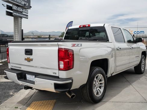 Used 2018 Chevrolet Silverado 1500 LTZ Z71 w/ LTZ Plus Package AWD/4WD image 9